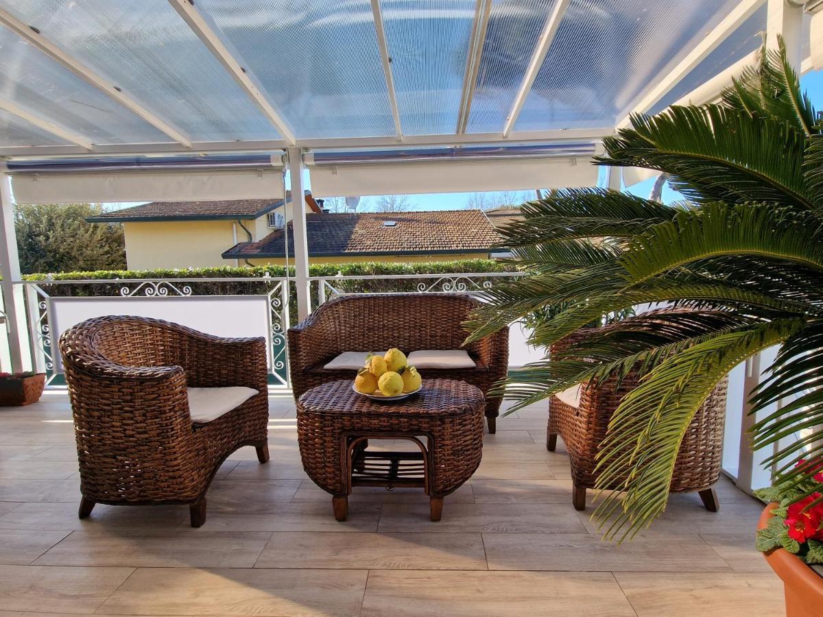 Tra Forte Dei Marmi E Marina Di Massa - Il Melograno Εξωτερικό φωτογραφία